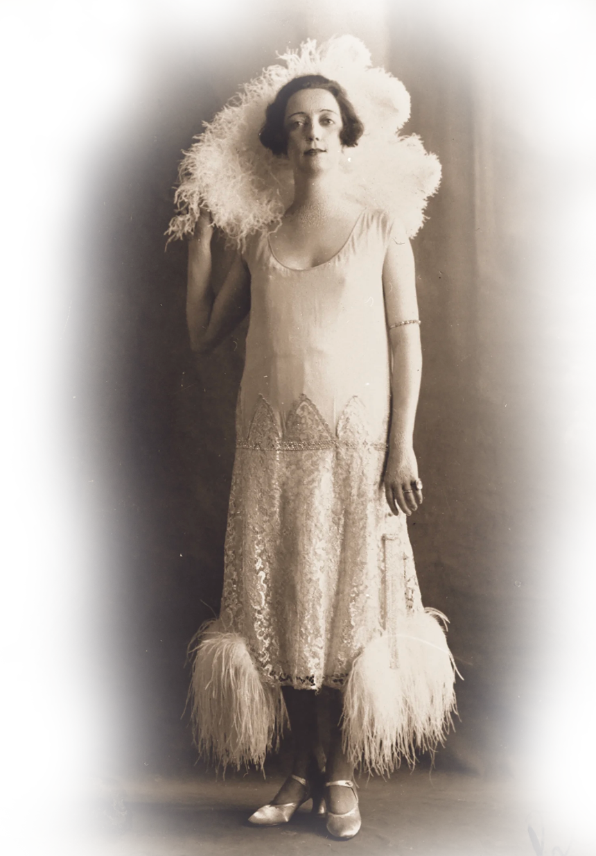Florence Broadhurst as a young performer